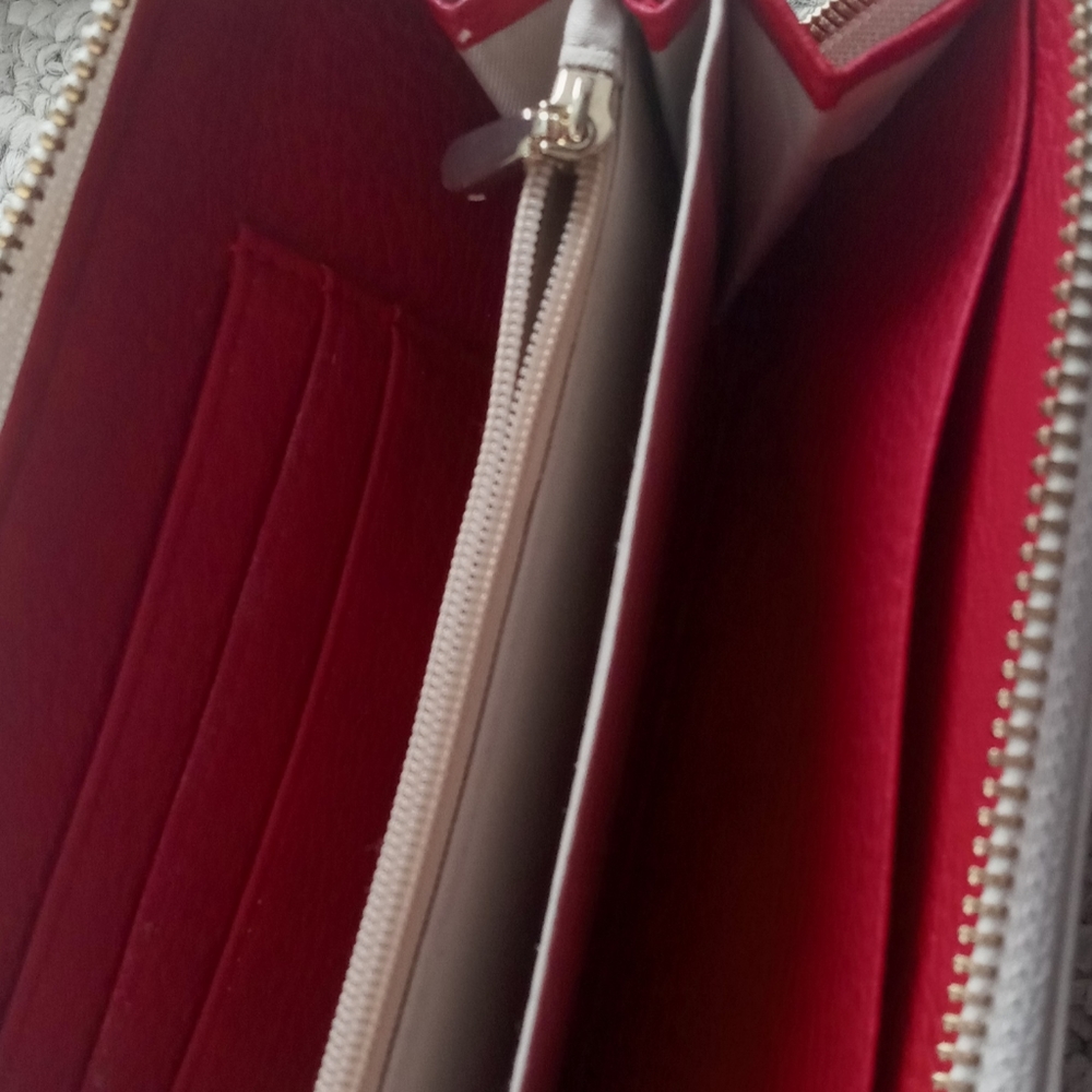 Handbag - Picture 2 of 2